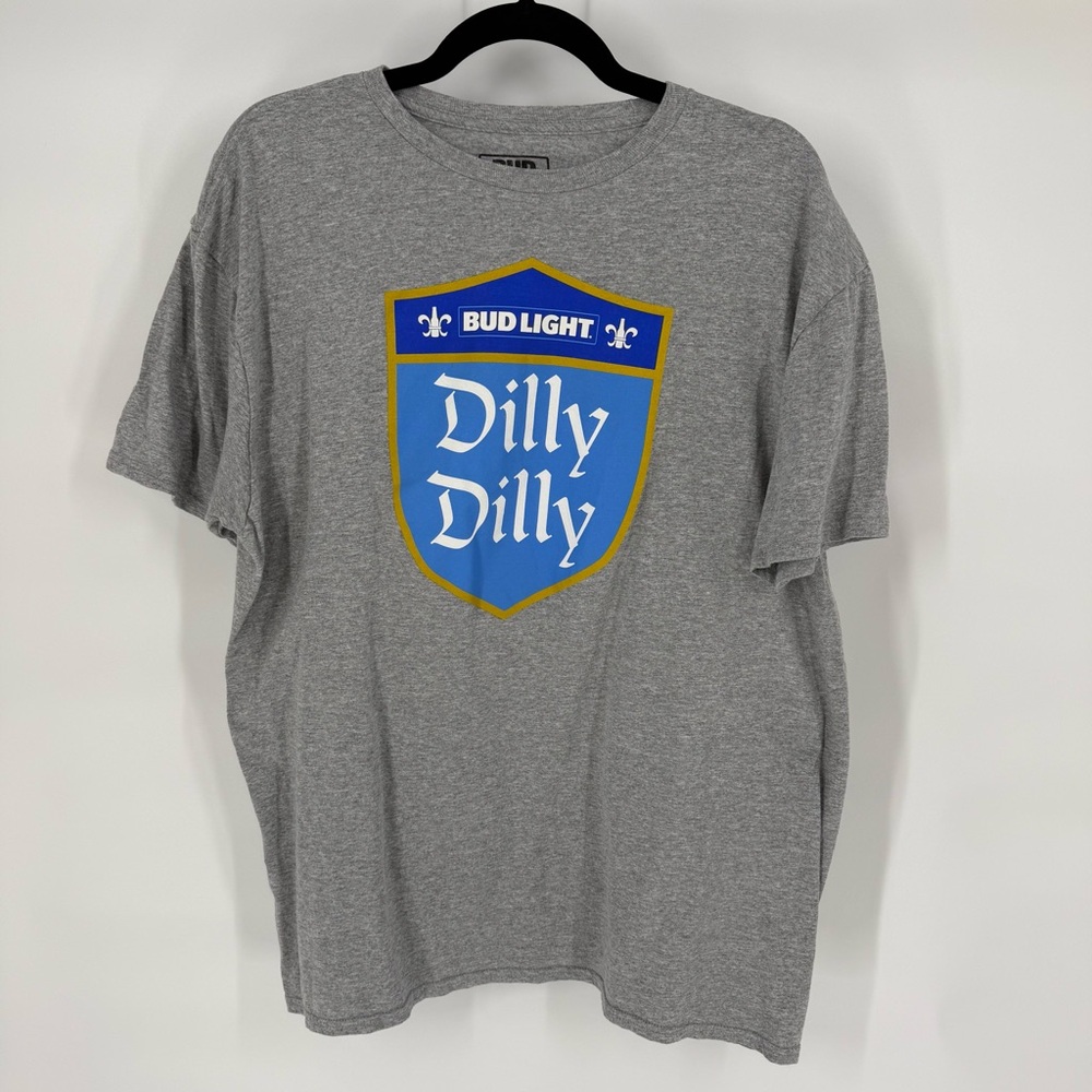 Bud Light Dilly Dilly Graphic Short Sleeve T Shirt Beer Medieval Shield Logo XL